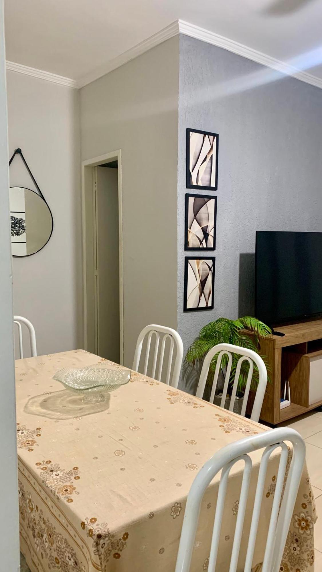 Apartment Em *